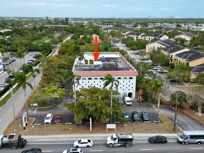 2889 10th Ave N, Lake Worth, FL à louer - Photo de l’immeuble – Image 2 sur 5