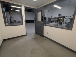 3901 SE Naef Rd, Portland, OR à louer Photo intérieure– Image 2 sur 8