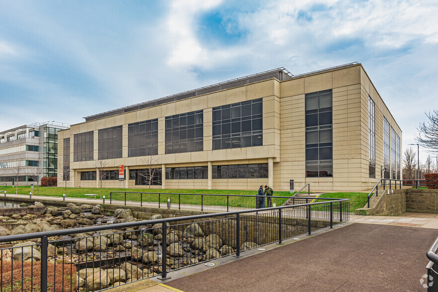 4-5 Lochside Ave, Edinburgh à vendre - Photo de l’immeuble – Image 2 sur 4