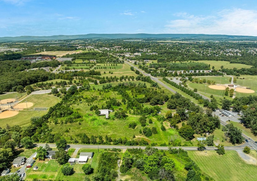 1026 Fairfax Pike, Stephens City, VA à vendre - Photo de l’immeuble – Image 3 sur 5