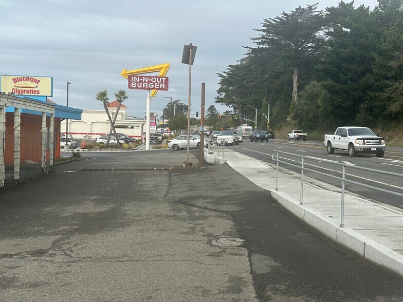 2740 Broadway St, Eureka, CA à vendre - Photo de l’immeuble – Image 2 sur 6