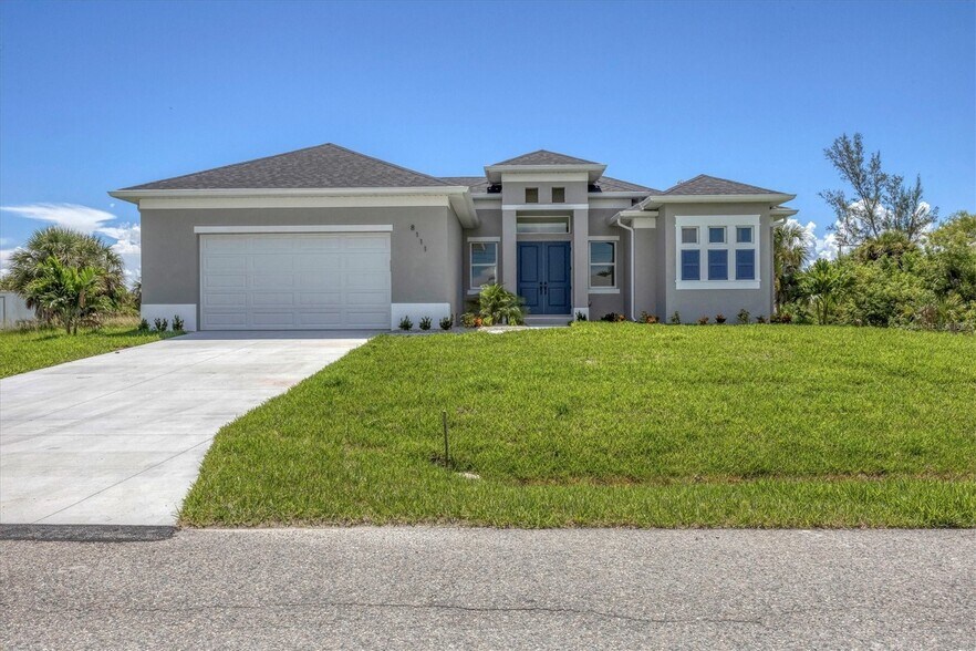 8111 Arlewood Cir, Port Charlotte, FL à vendre - Photo principale – Image 1 sur 1