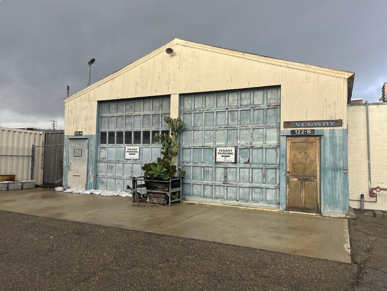 122 Gray Ave, Santa Barbara, CA à louer - Photo principale – Image 1 sur 6