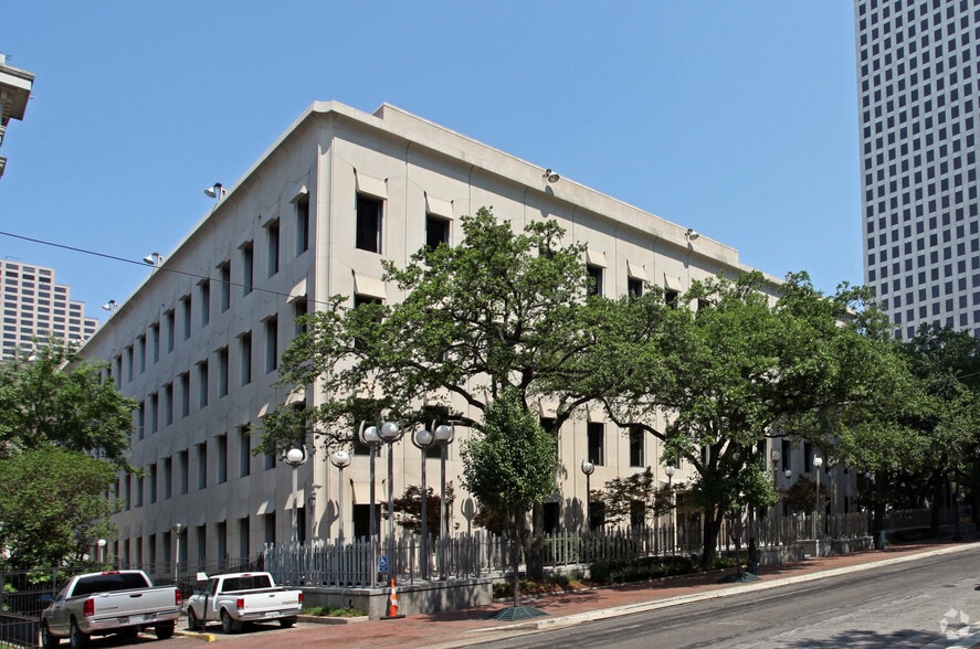 525 St. Charles Ave, New Orleans, LA à louer - Photo principale – Image 1 sur 6