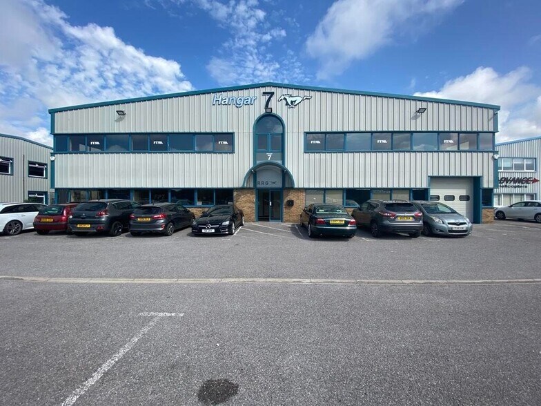 Hangar 7 Cecil Pashley Way, Shoreham By Sea à louer - Photo de l’immeuble – Image 1 sur 15