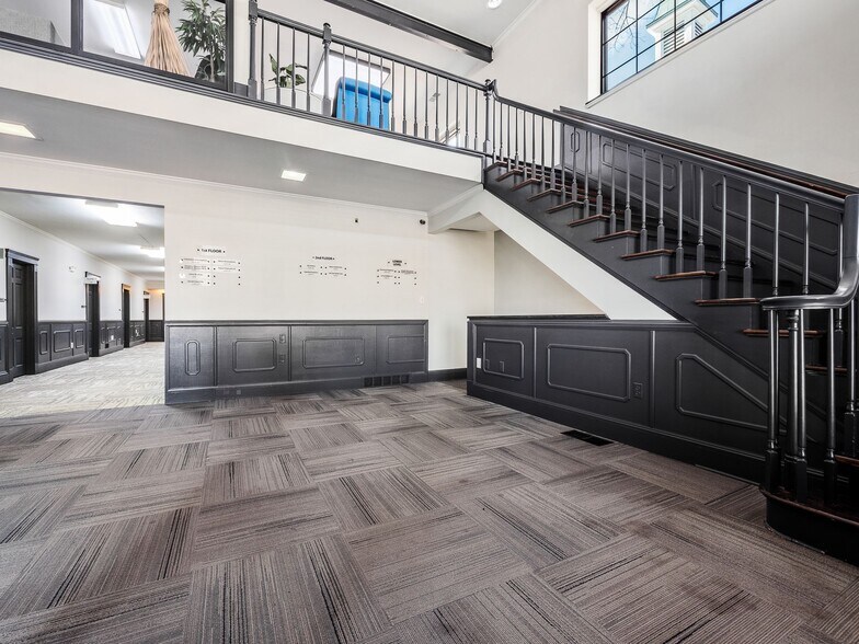 1015 E Broad St, Columbus, OH à vendre - Photo de l’immeuble – Image 3 sur 20