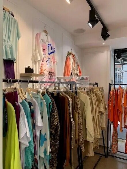 Local commercial dans Paris à louer - Photo de l’immeuble – Image 3 sur 3