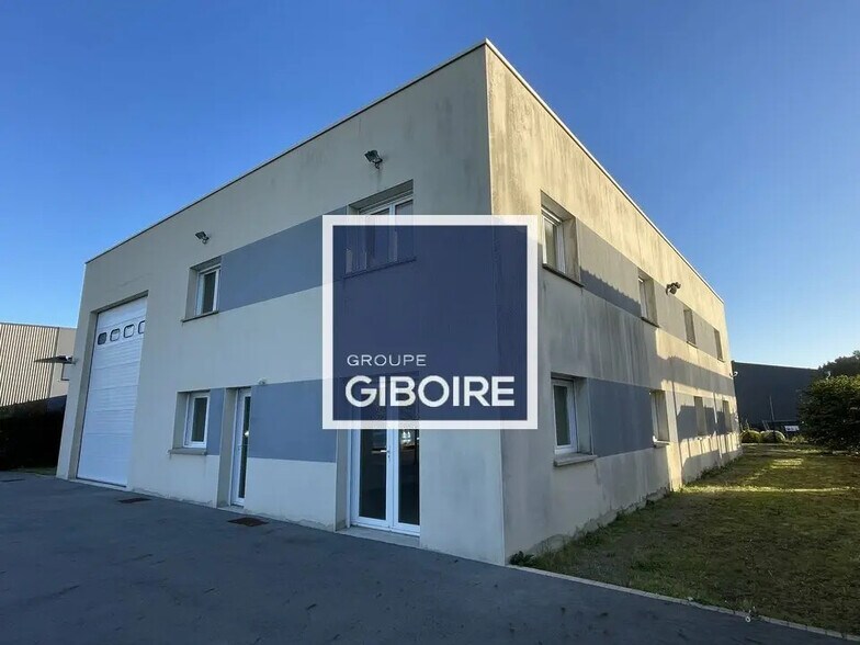 Industriel/Logistique dans Laillé à louer - Photo de l’immeuble – Image 3 sur 12