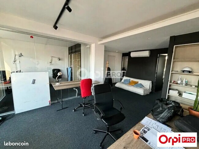 Plus de détails pour Bureau à louer
