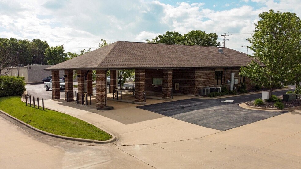 291 E Hwy CC, Nixa, MO à louer - Photo de l’immeuble – Image 3 sur 25