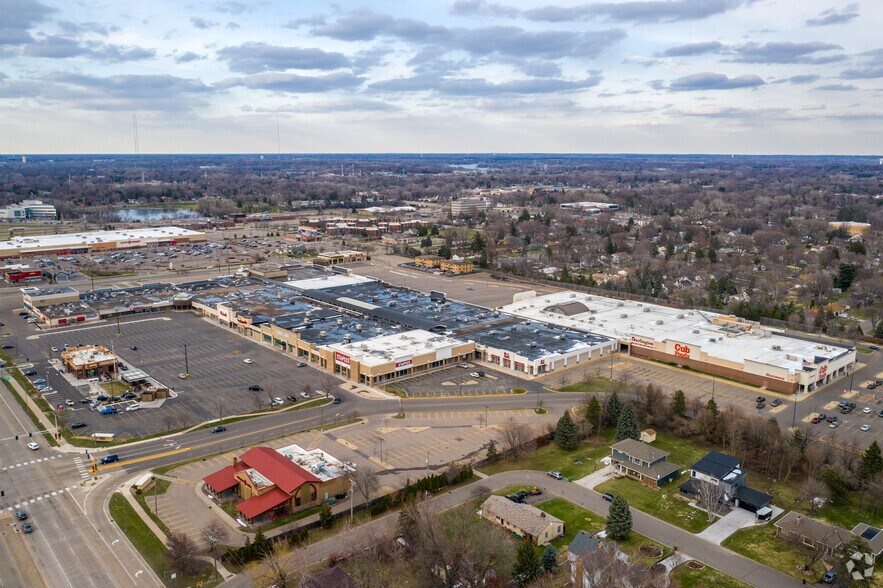 2100 N Snelling Ave, Roseville, MN à louer - Aérien – Image 2 sur 7