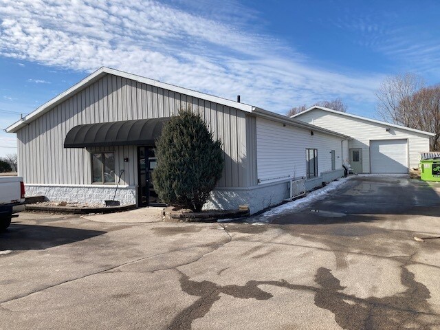 N911 Julius Dr, Greenville, WI à louer - Photo de l’immeuble – Image 2 sur 12
