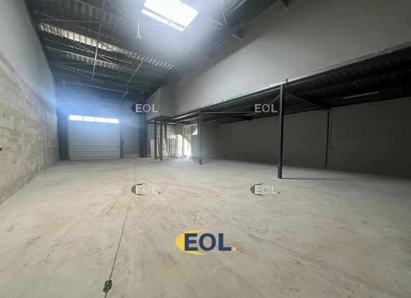 Industriel/Logistique dans Villeneuve-sous-Dammartin à louer - Photo intérieure – Image 2 sur 4