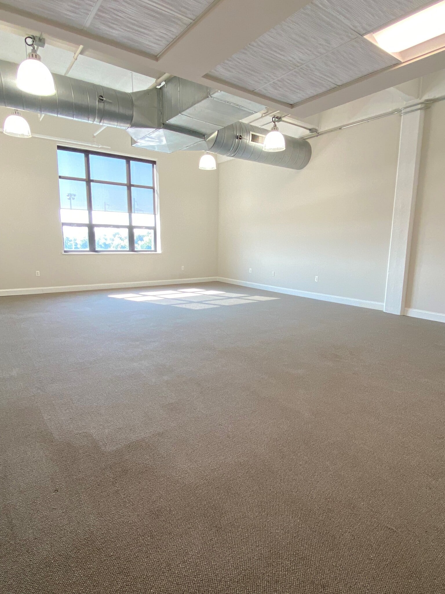 409 Joyce Kilmer Ave, New Brunswick, NJ à louer Photo de l’immeuble– Image 1 sur 4