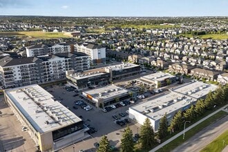 5300 Admiral Girouard St NW, Edmonton, AB à louer Photo de l’immeuble– Image 2 sur 7