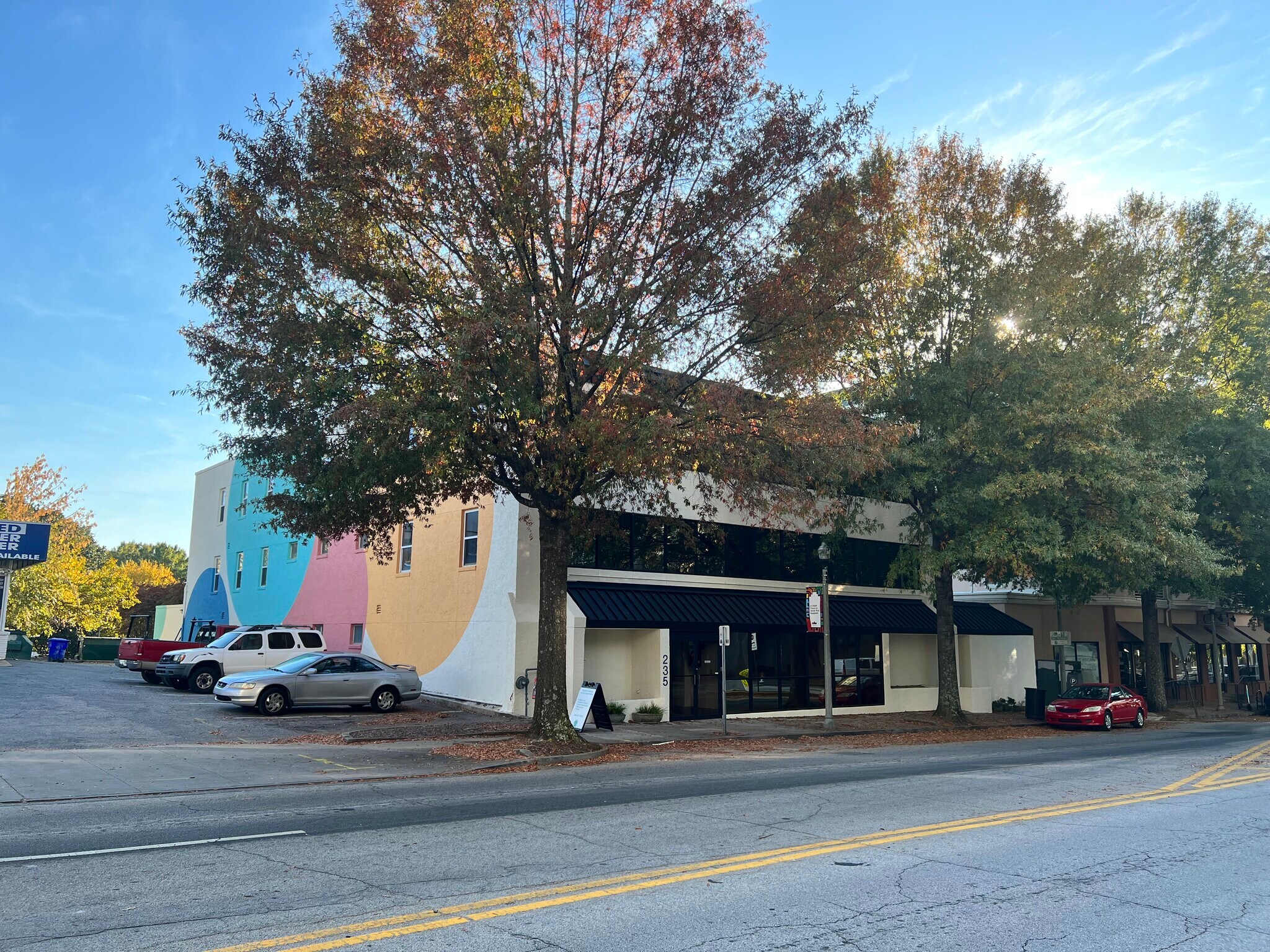 235 E Ponce de Leon Ave, Decatur, GA à louer Photo de l’immeuble– Image 1 sur 8