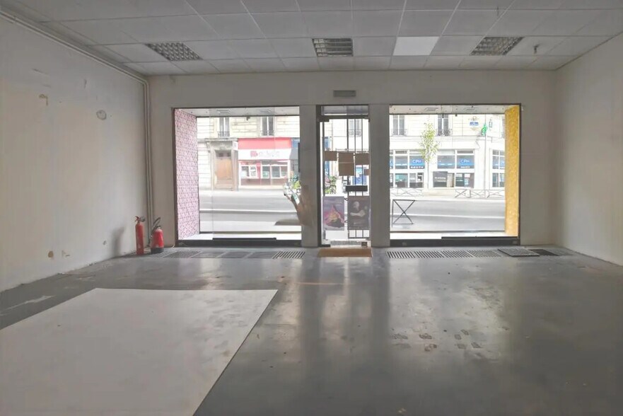 Local commercial dans Paris à louer - Photo de l’immeuble – Image 1 sur 8