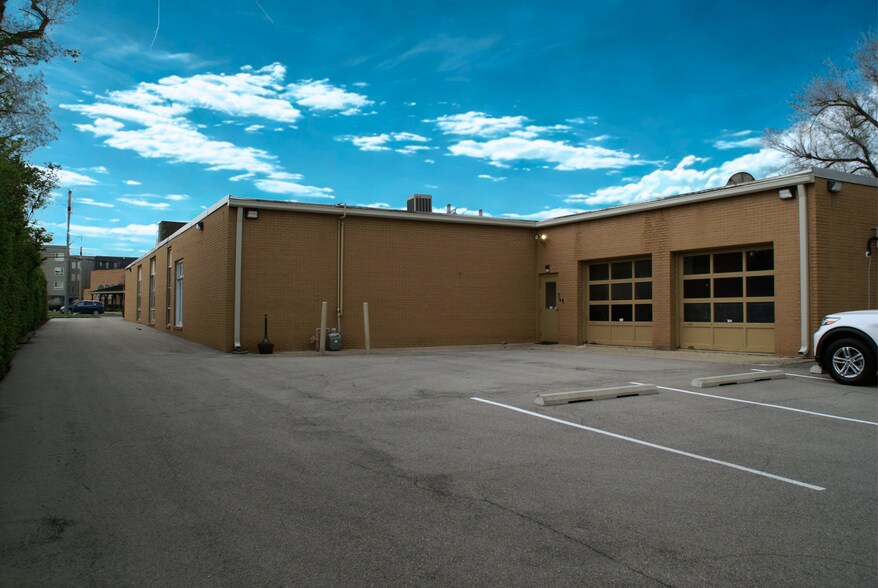 2730 E 62nd St, Indianapolis, IN à vendre - Photo de l’immeuble – Image 2 sur 10