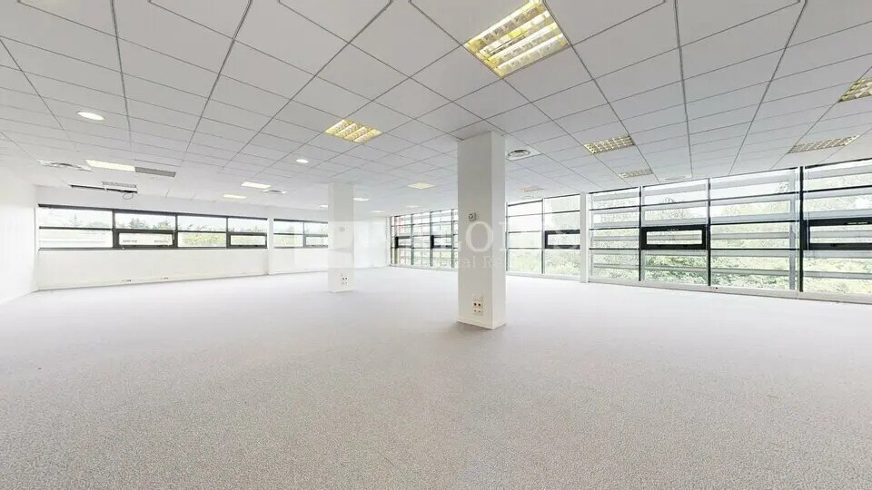 Bureau dans Saint-Priest à louer - Photo de l’immeuble – Image 3 sur 11