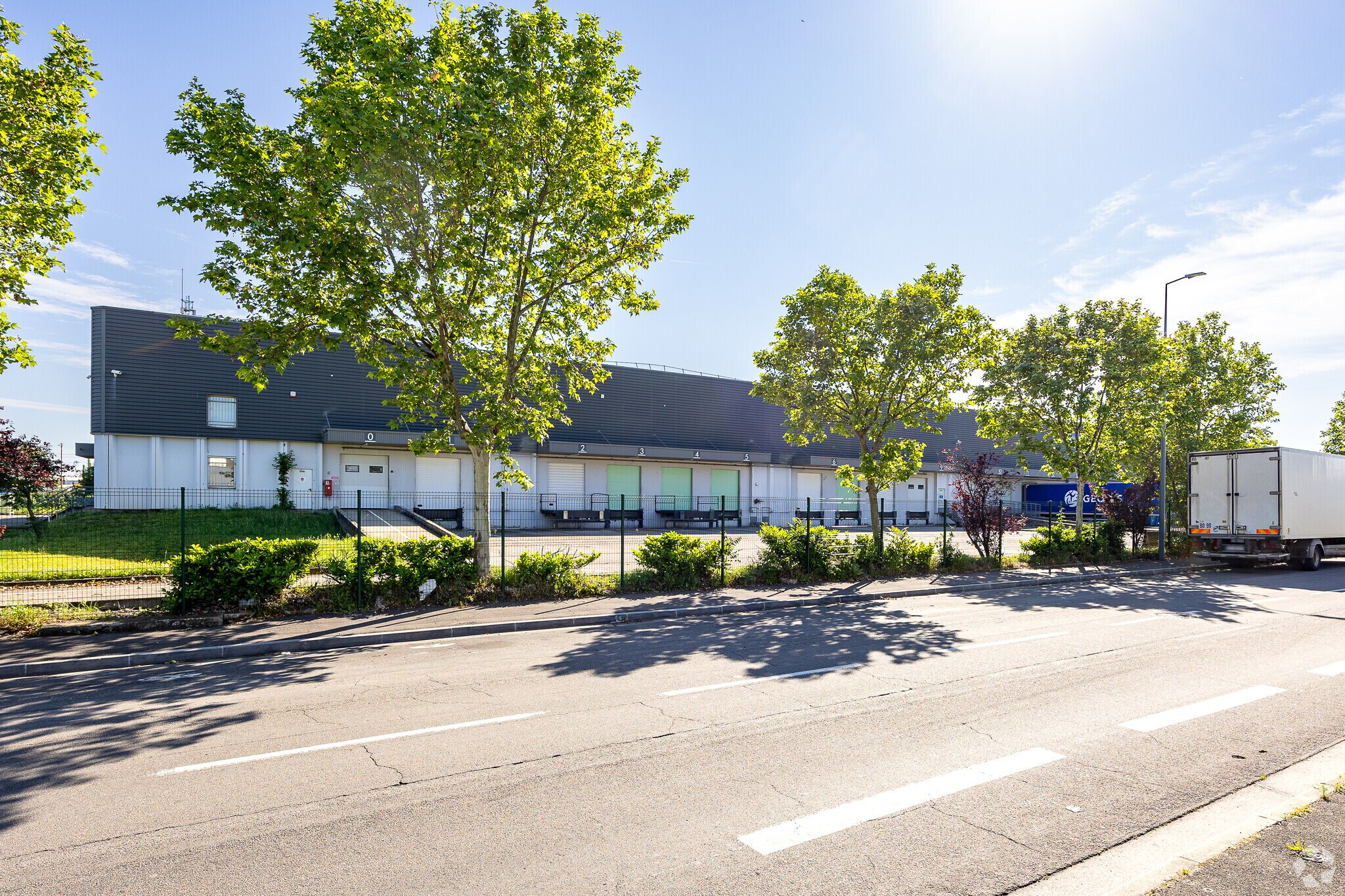 Industriel/Logistique dans Vénissieux à louer Photo de l’immeuble– Image 1 sur 17