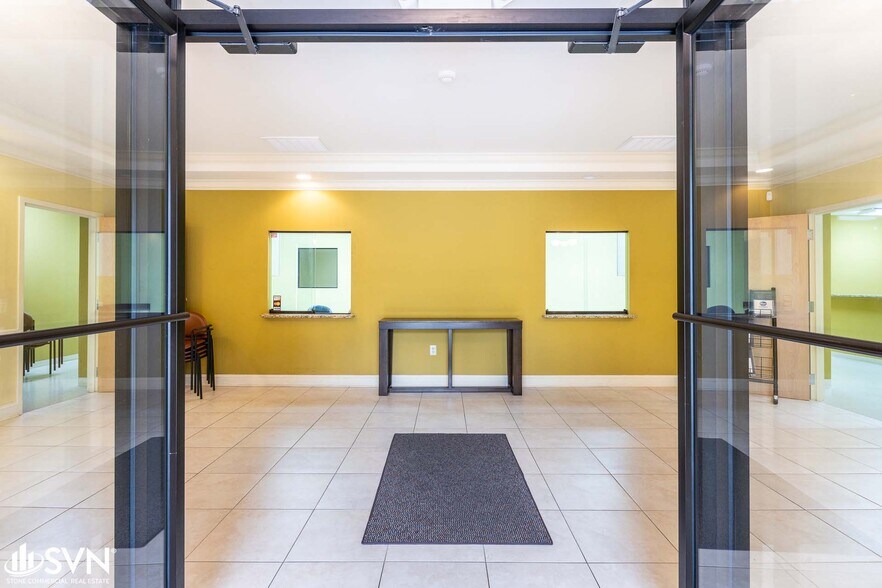 1360 W 5th St, London, KY à louer - Photo de l’immeuble – Image 2 sur 29