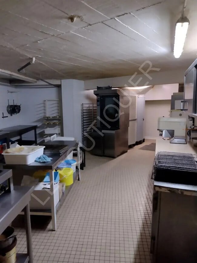 Plus de détails pour Local commercial à vendre