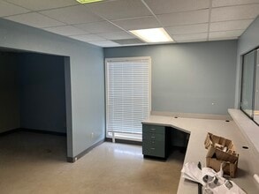 2818 Grant Line Rd, New Albany, IN à louer Photo intérieure– Image 2 sur 29