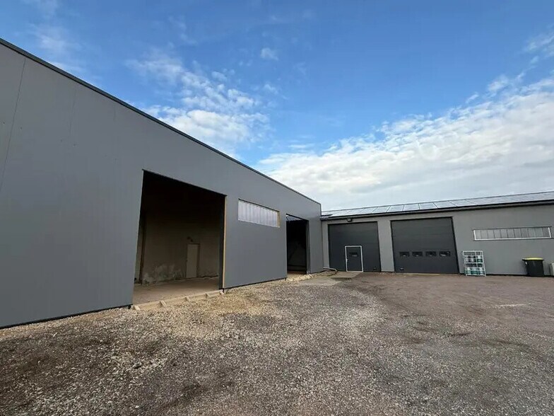 Local d’activités dans Dracy-le-Fort à louer - Photo de l’immeuble – Image 2 sur 10