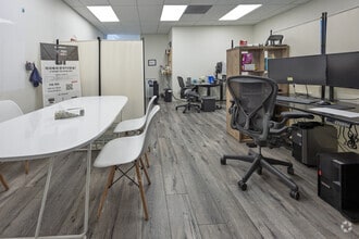 223 N Harbor Blvd, Fullerton, CA à louer Photo intérieure– Image 1 sur 1