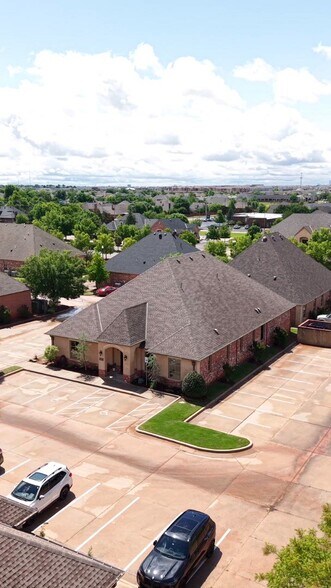 2917 NW 156th St, Edmond, OK à vendre - Vidéo sur l’annonce professionnelle – Image 2 sur 53