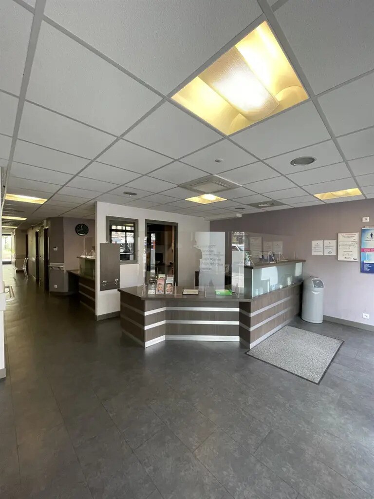 Local commercial dans Paris à vendre Photo de l’immeuble– Image 1 sur 6