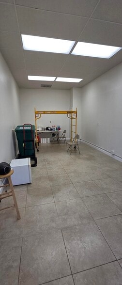 1133 Industrial Blvd, Naples, FL à louer - Photo intérieure – Image 3 sur 3