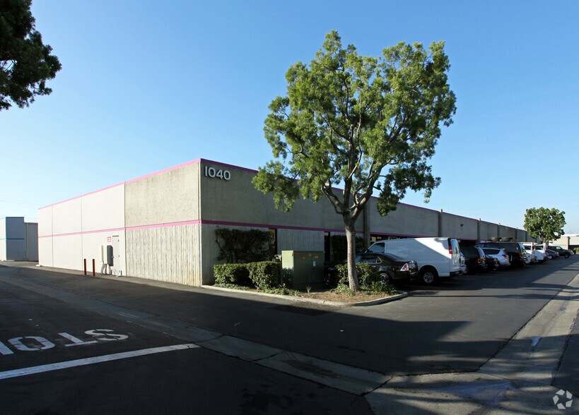 1040 N Batavia St, Orange, CA à louer - Photo principale – Image 1 sur 2