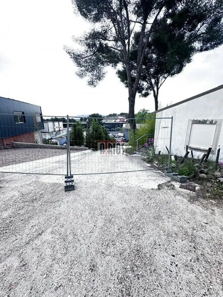 Terrain dans Solliès-Ville à louer - Photo de l’immeuble – Image 2 sur 6