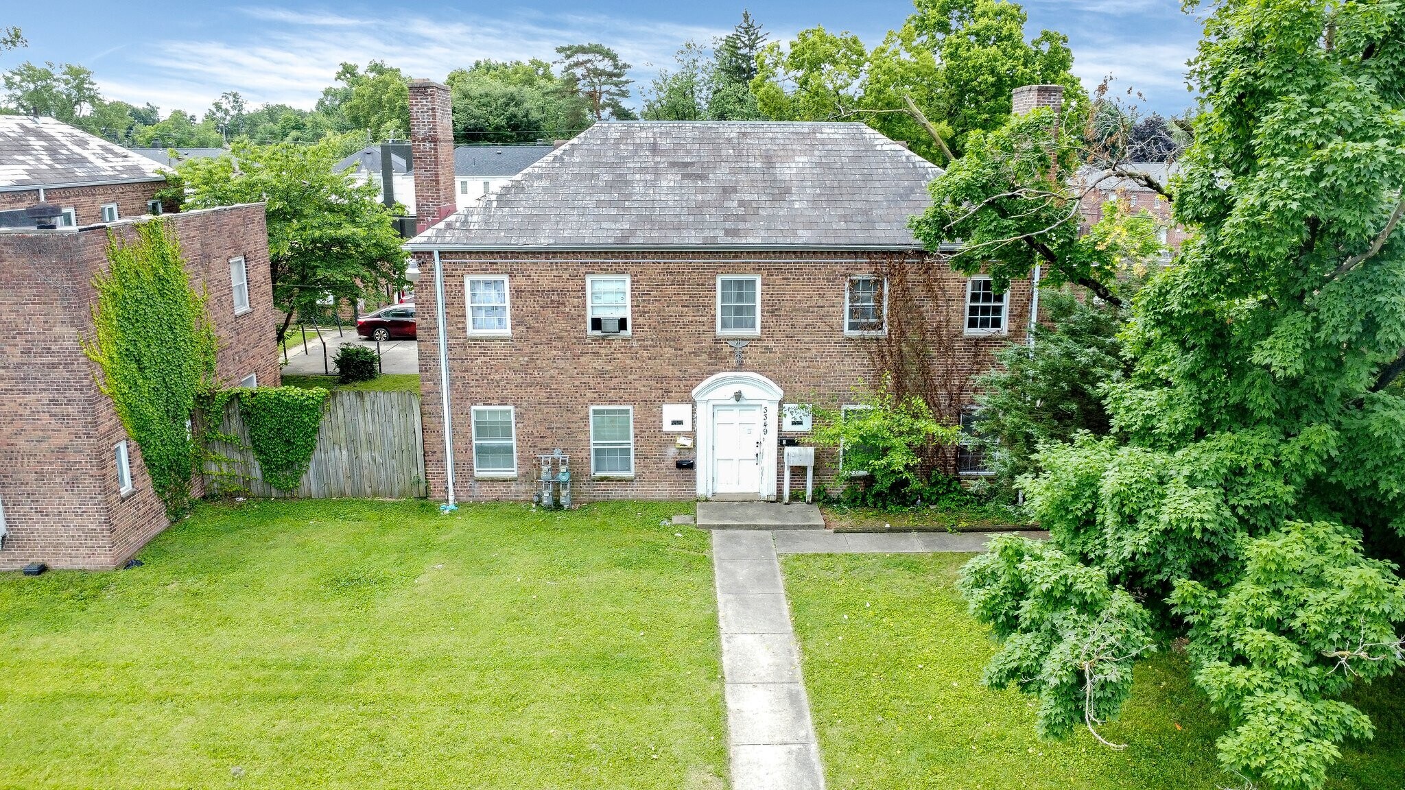 3349 E Broad St, Columbus, OH à vendre Photo de l’immeuble– Image 1 sur 15