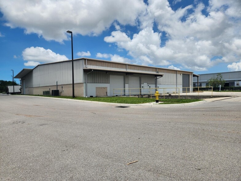 1711 Biotech Way, Sarasota, FL à vendre - Photo principale – Image 1 sur 2