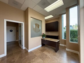 13422 Pomerado Rd, Poway, CA à louer Photo intérieure– Image 1 sur 6