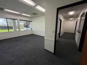 5500 Ming Ave, Bakersfield, CA à louer Photo intérieure– Image 2 sur 7