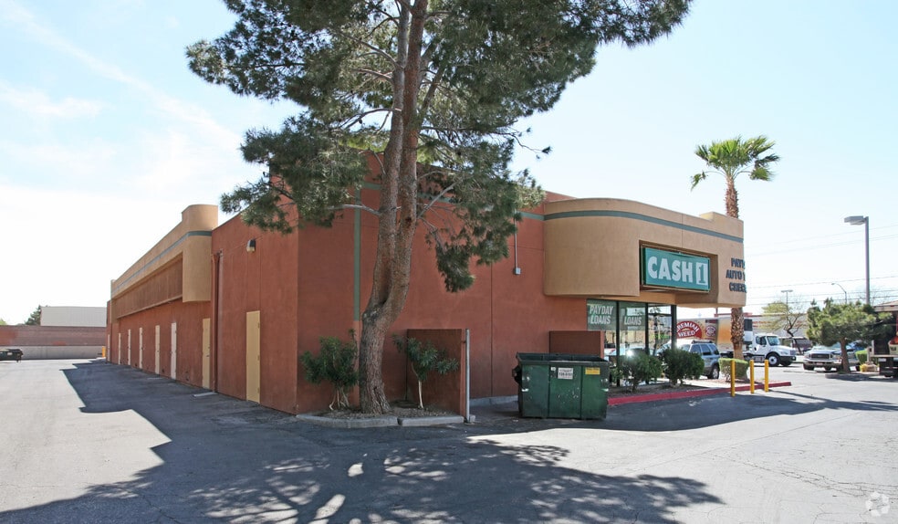 865 N Lamb Blvd, Las Vegas, NV à louer - Photo de l’immeuble – Image 3 sur 5