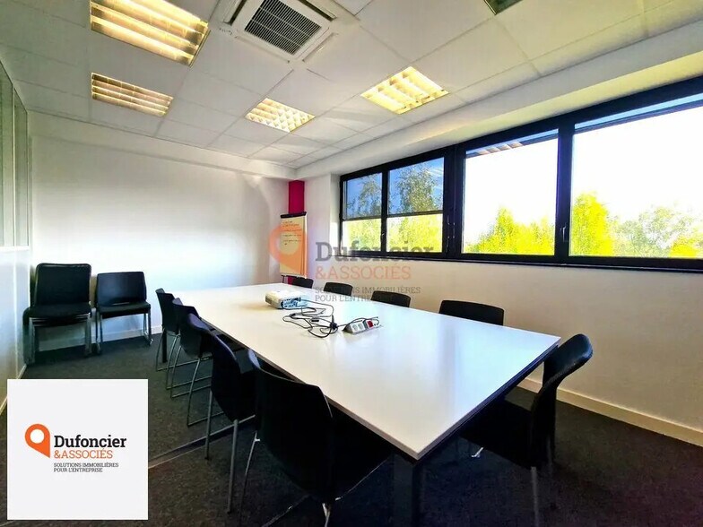 Bureau dans Poitiers à louer - Photo de l’immeuble – Image 2 sur 6
