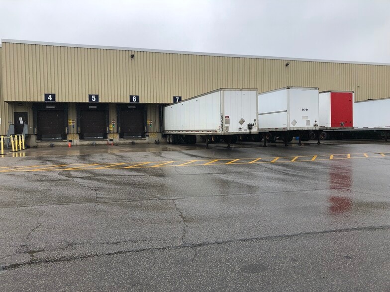 100 Alfred Kuehne Blvd, Brampton, ON à louer - Photo de l’immeuble – Image 3 sur 11