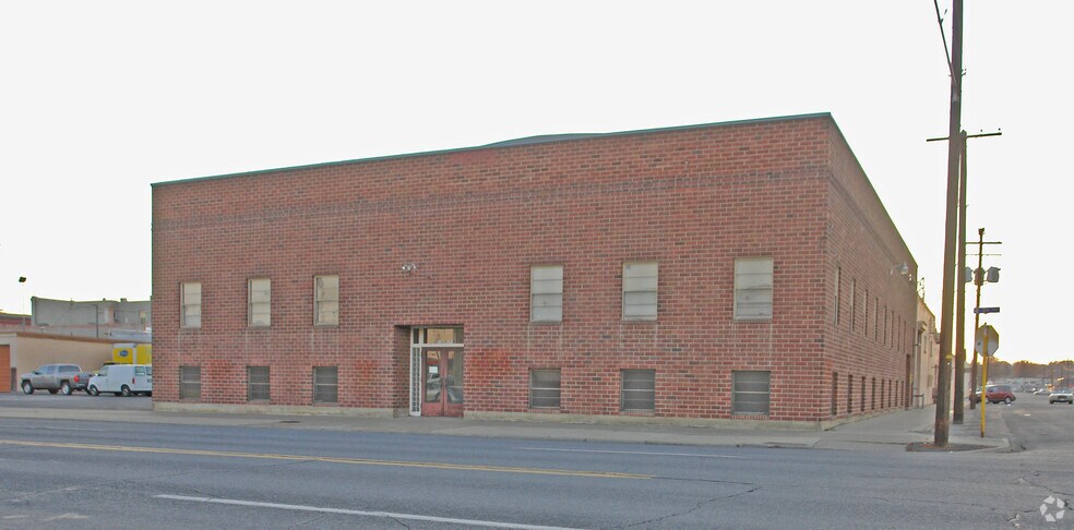 16 N 3rd Ave, Yakima, WA à vendre - Photo principale – Image 1 sur 1