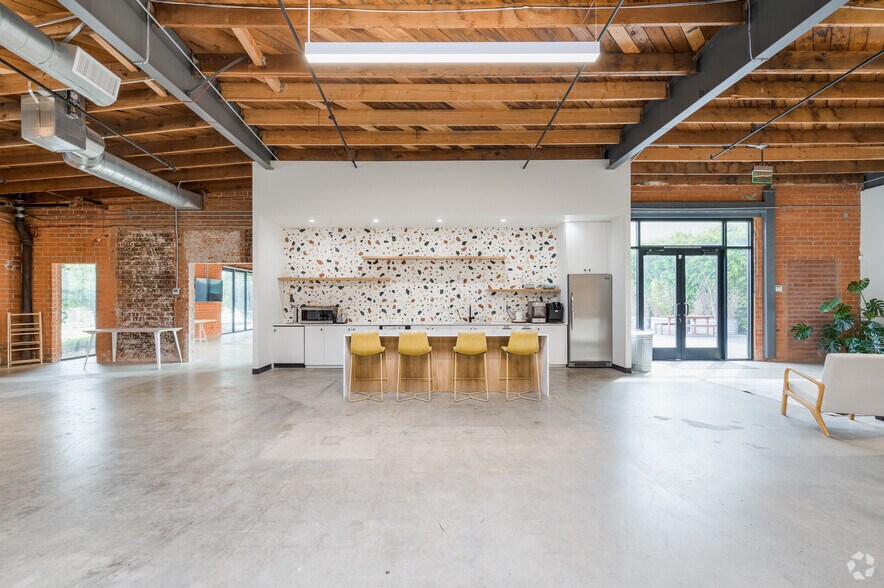 12820 Panama St, Los Angeles, CA à louer - Photo intérieure – Image 2 sur 20