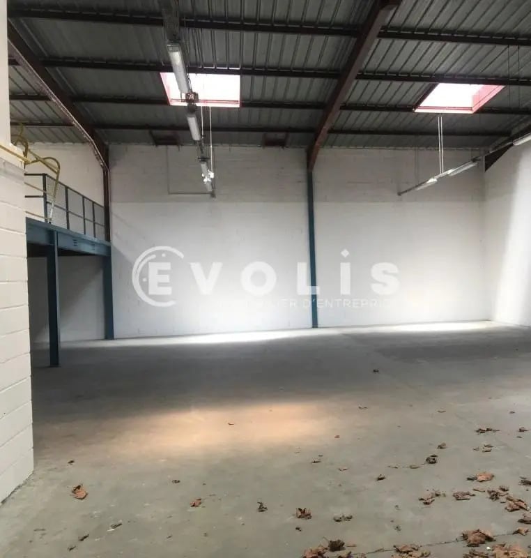 Local d’activités dans Saint-Soupplets à louer Photo de l’immeuble– Image 1 sur 5