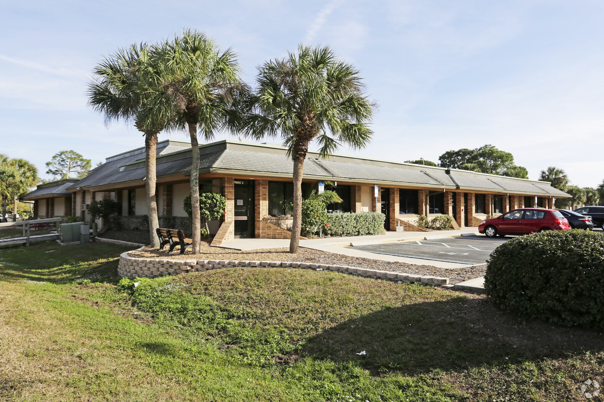 779 Medical Dr, Englewood, FL à louer Photo principale– Image 1 sur 5