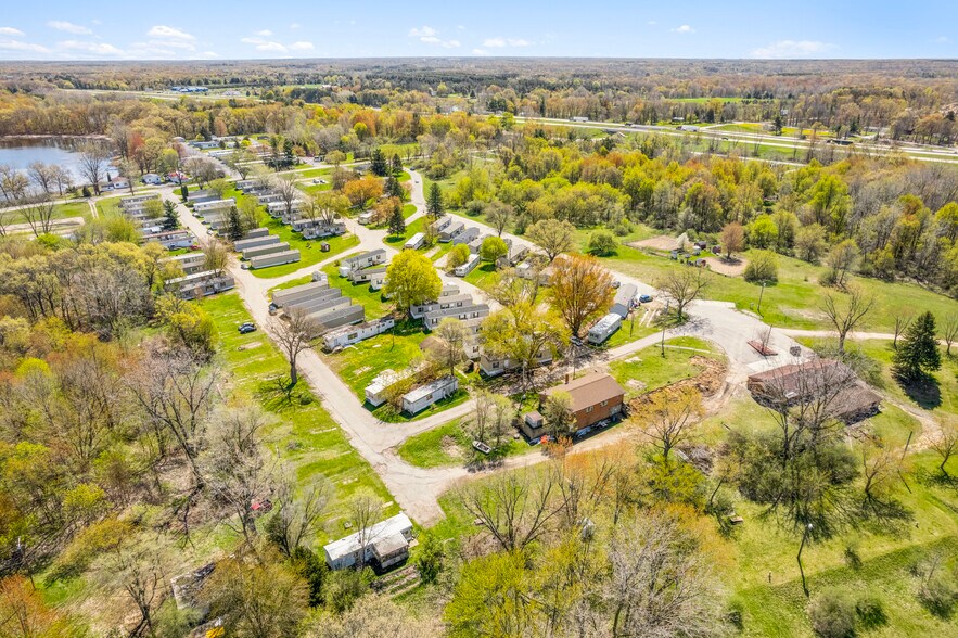 12700 Colby Lake Rd, Laingsburg, MI à vendre - Photo de l’immeuble – Image 3 sur 9