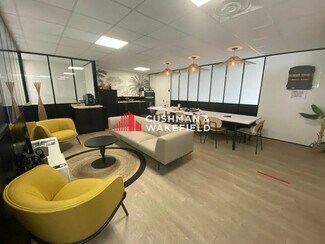 Plus de détails pour Local d’activités à vendre