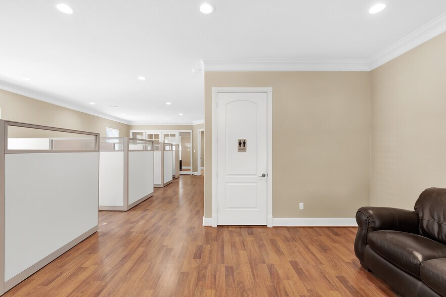 11623 Spring Cypress Rd, Tomball, TX à vendre - Photo de l’immeuble – Image 3 sur 31