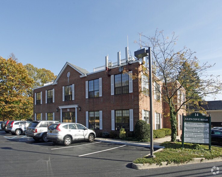 14 Glen Cove Rd, Roslyn Heights, NY à louer - Photo principale – Image 1 sur 8