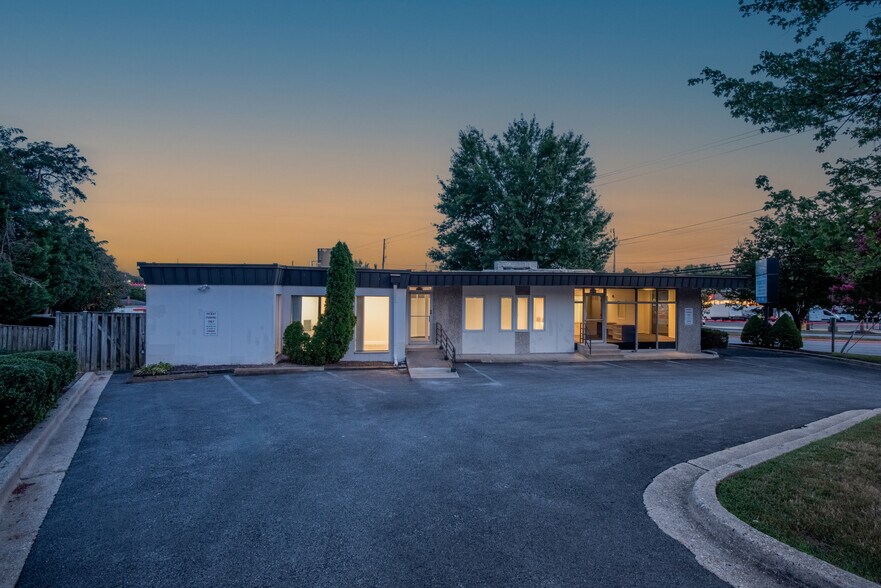 10101 Lorain Ave, Silver Spring, MD à vendre - Photo de l’immeuble – Image 2 sur 48